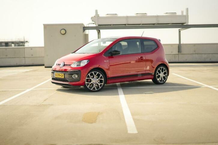 Volkswagen UP 1.0 GTI - FULL OPTION - MILLTEK