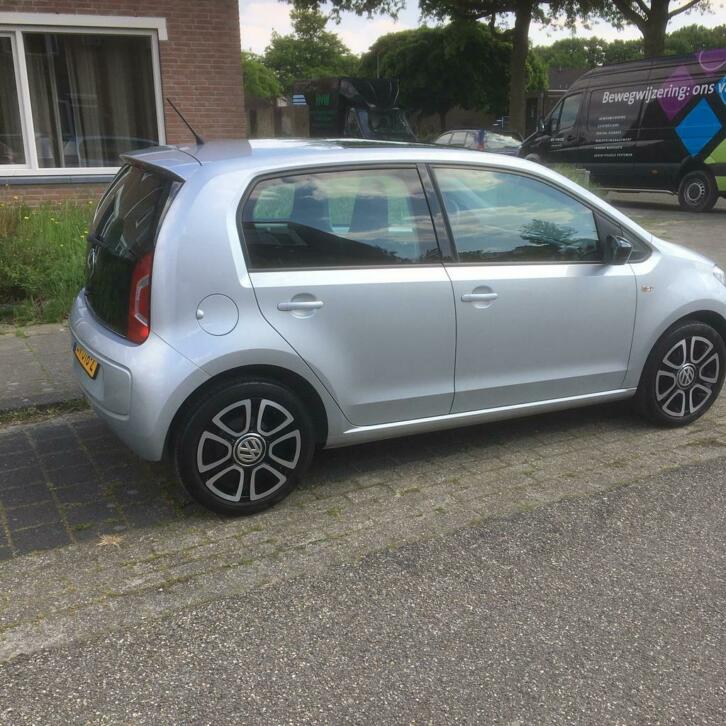 Volkswagen UP Cup uitvoering met panoramadak