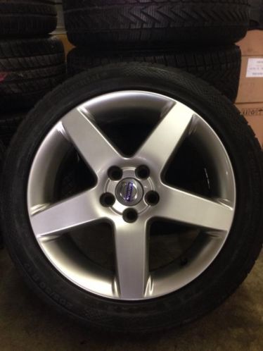 Volvo 17 inch Serapis Velgen 8mm V50-C30-S40-V40 Zomerbanden