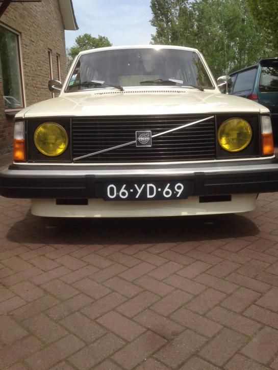 Volvo 240 2.0 L 1974 Wit (245)