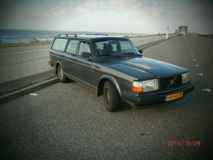 Volvo 240 GLE 2.3