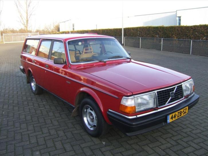 Volvo 245 2.3 GL 1981 Rood 35 JAAR OUD 