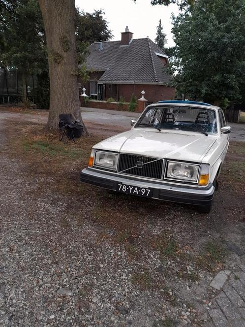 Volvo 264 2.7 DL 1977 Wit benzine 6 cylinder