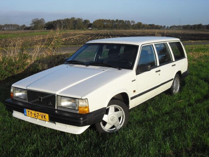 Volvo 740  940 GL in UNIEKE NIEUWSTAAT met AIRCO 