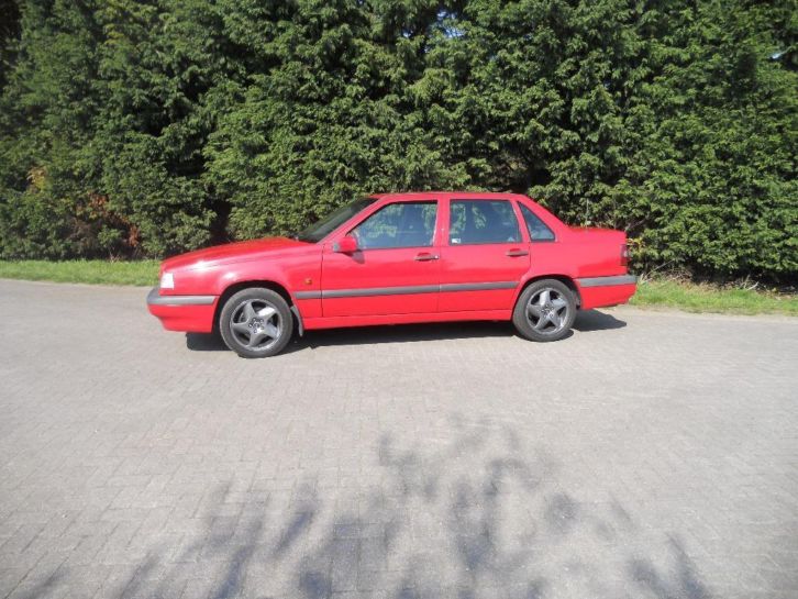 Volvo 850 2.3 T-5 1995 Rood