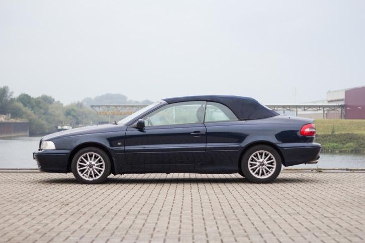 Volvo C70 2.0 T 163PK Cabrio 2000 Blauw