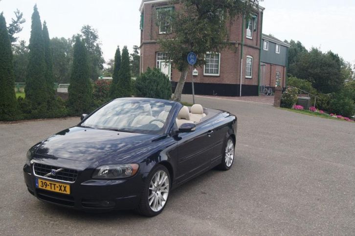 Volvo C70 2.5 T5 Summum Handgeschakeld Prachtcombinatie