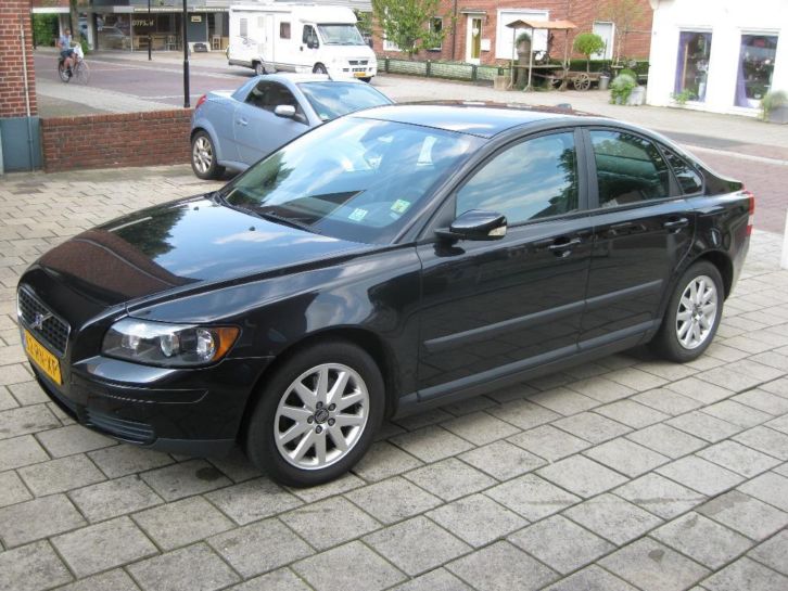 Volvo S40 2.0 D 2005 Zwart Kinetic