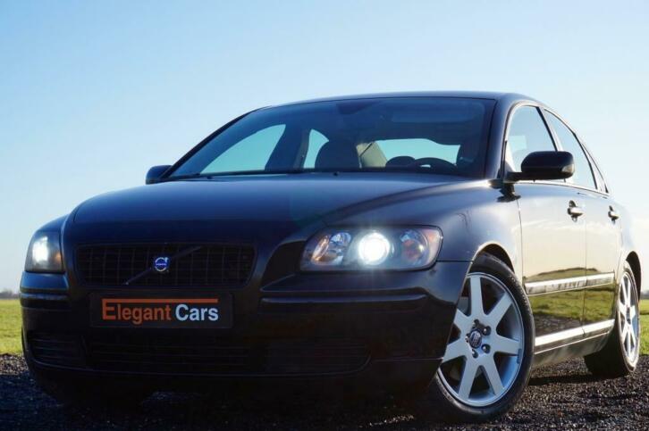 Volvo S40 2.4 5-CILINDER Exclusive  Leer  17 inch  Trekha