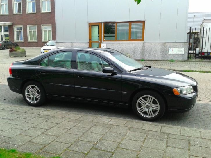 Volvo S60 2.0 T 2005 Zwart