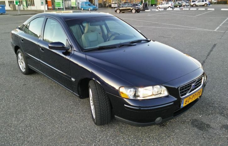 Volvo S60 2.0T, 180pk, 2004 facelift, cruise, bluetooth