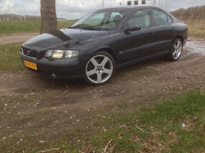 Volvo S60 2.3 T5 250pk