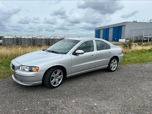 Volvo S60 2.4 140PK 2008 Grijs