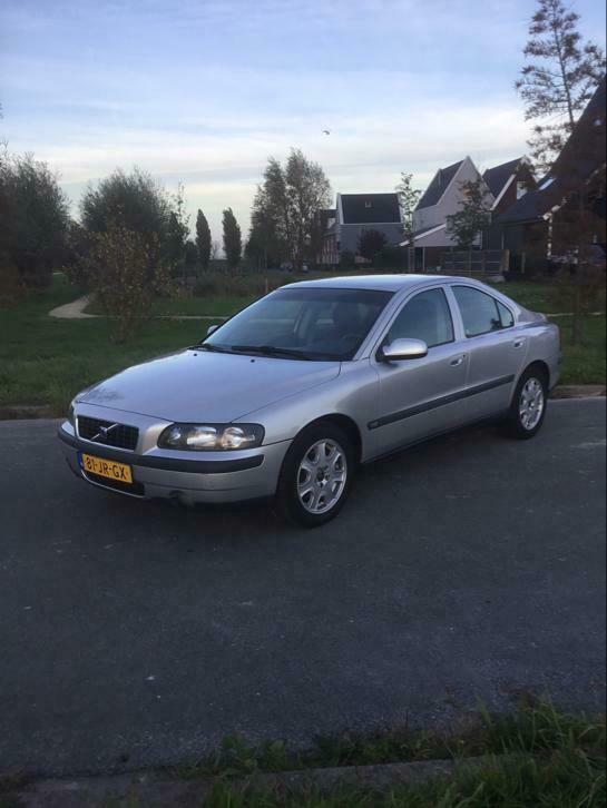 Volvo S60 2.4 140PK AUT 2002 APK 4-3-2020