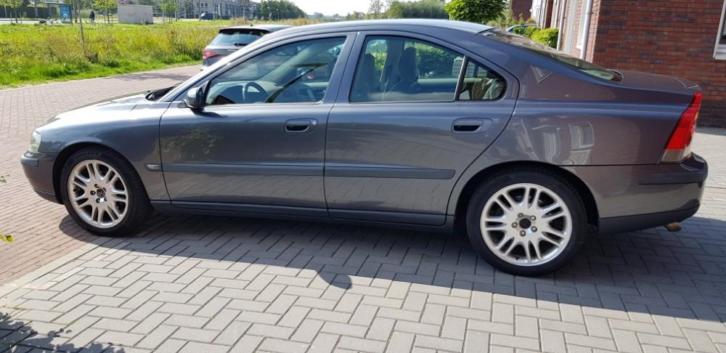 Volvo S60 2.4 D5 AUT 2003 Titanium Grijs