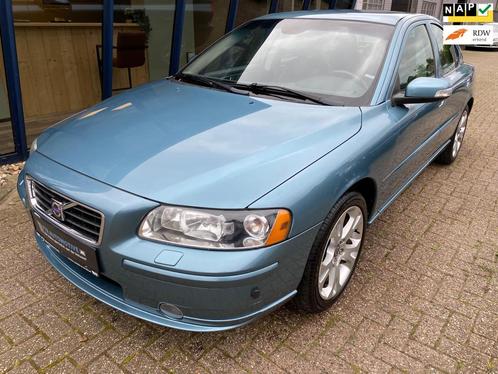 Volvo S60 2.4 Momentum LEER  CLIMA  PDC  YOUNGTIMER