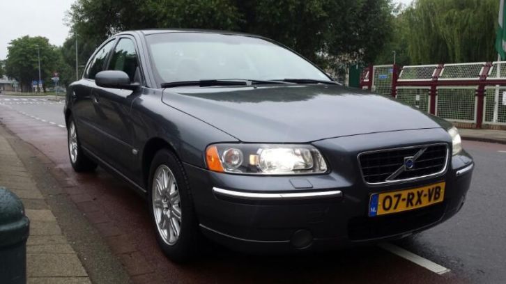 Volvo S60 2.5 T 2005 Grijs