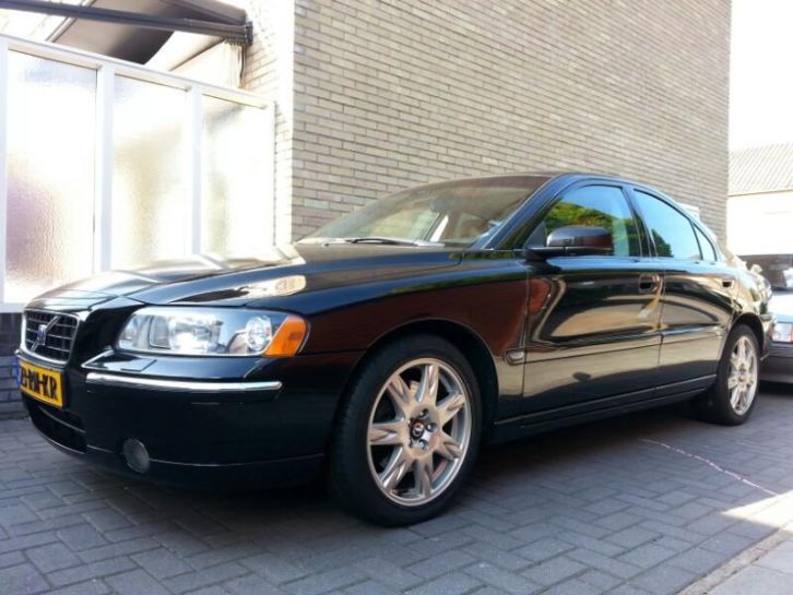 Volvo S60 2.5 T Summum Geartronic 