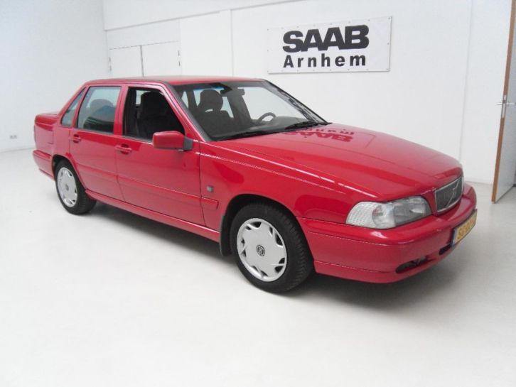 Volvo S70 2.5-20V AUTOMAAT Comfortline Rood - YOUNGTIMER
