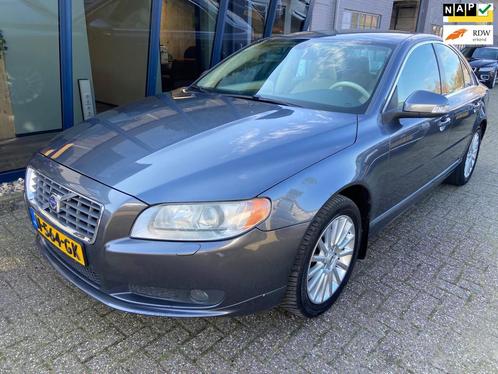 Volvo S80 2.5 T Momentum 200PK Automaat  LEER  PDC  YOUNG