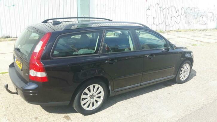 Volvo V 50 momentum zwart