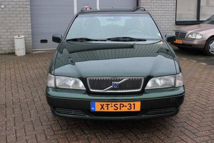 Volvo v 70 2.5 automaat te koop 