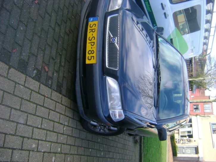 Volvo V40 1.8 1998 Zwart km stand.230235.
