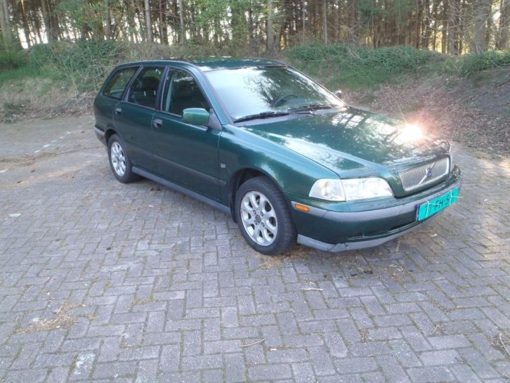 Volvo V40 1.8 1999 AIRCO NIEUWE APK INRUIL MOGELIJK