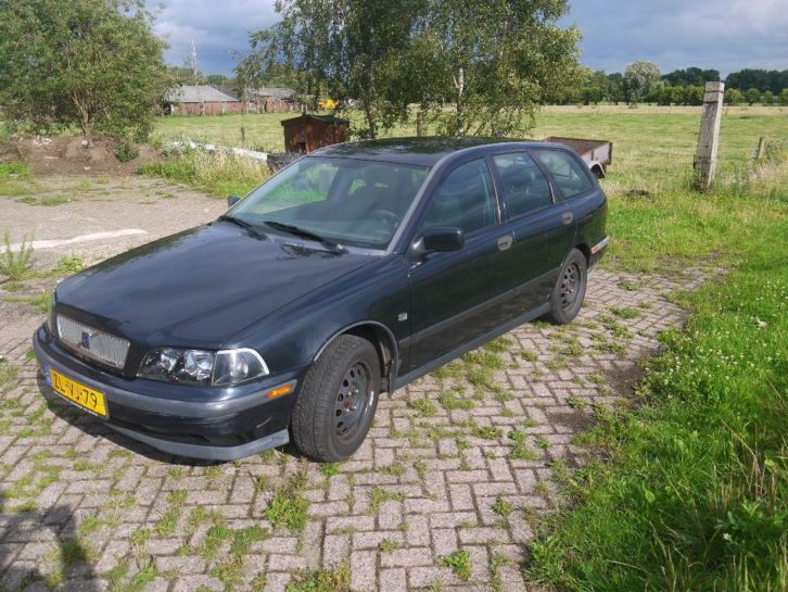 Volvo V40 1.8 1999 Zwart