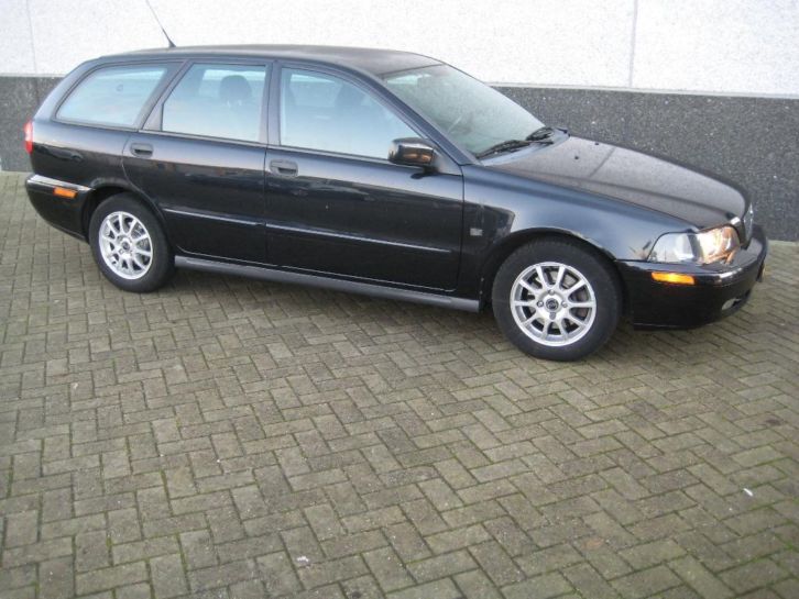 Volvo V40 1.8 2004 naviaircocruise nette auto met boekjes