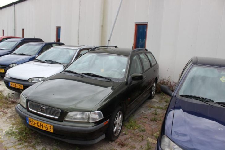 Volvo V40 1.8 3X volvo v40 voor 333 per stuk 1x diesel 2x 