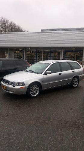 Volvo V40 1.8 europa 2003 Km stand 114.000 leren bekleding