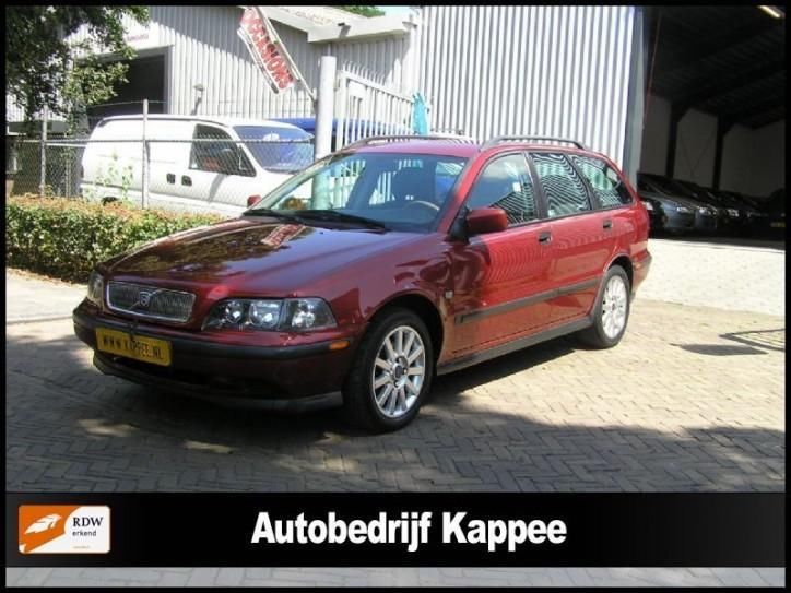 Volvo V40 1.8 stuurbebr airco nieuwe APK (bj 2000)