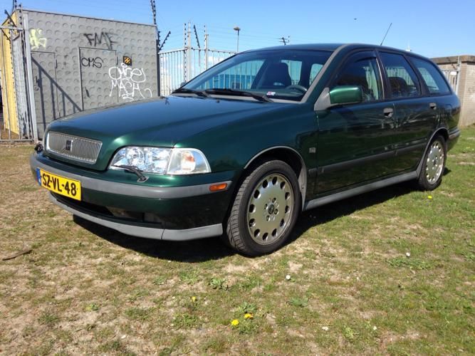 Volvo V40 1.9 T4 200PK Jaar APK