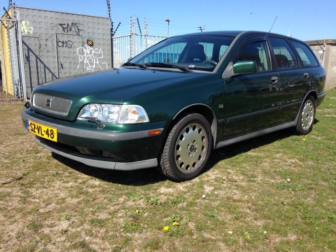 Volvo V40 1.9 T4 200PK Jaar APK KONINGSDAG ACTIE