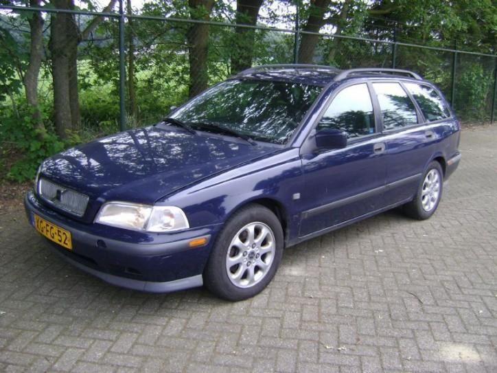 Volvo V40 1.9 TD AIRCOLEER (bj 1998)