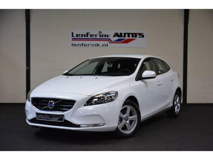 Volvo V40 2.0 D 120pk 14 Bijt. Navi Clima Direct rijden