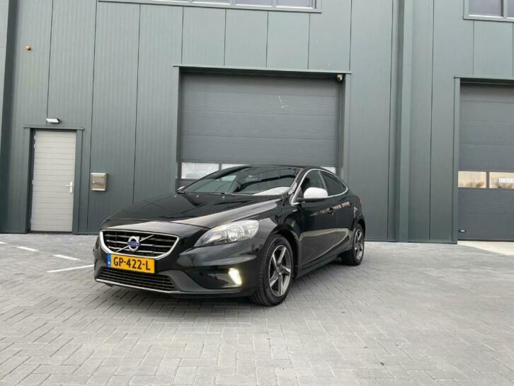 Volvo V40 2.0 D2 2015 Zwart APK 23-03-22