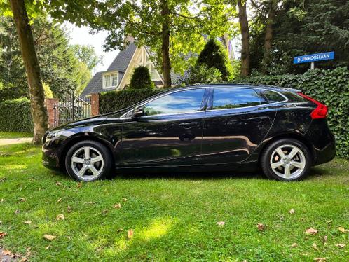 Volvo V40 2.0 D2 2015 Zwart - Overcomplete gezinsauto