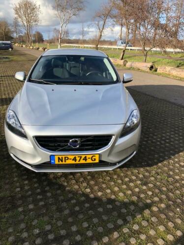 Volvo V40 2.0 D2 Momentum,2016, automaat, navi, weinig kms