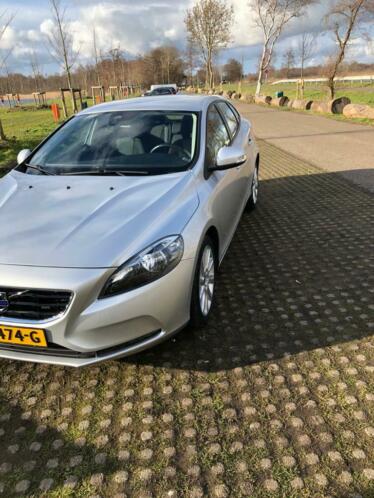 Volvo V40 2.0 D2 Momentum,2016, automaat, navi, weinig kms