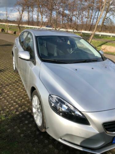 Volvo V40 2.0 D2 Momentum,2016, automaat, navi, weinig kms