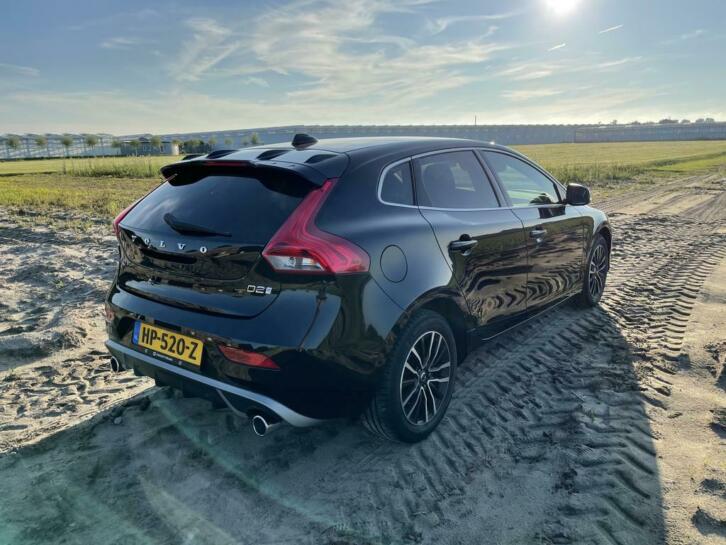 Volvo v40 2.0 d2 r-design 2015 zwart