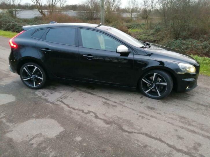 Volvo V40 2.0 D4 Automaat Geartronic R - design 2015 Zwart