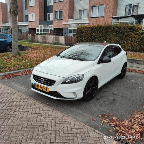 Volvo V40 2.0 D4 Carbon Edition 2015 Wit