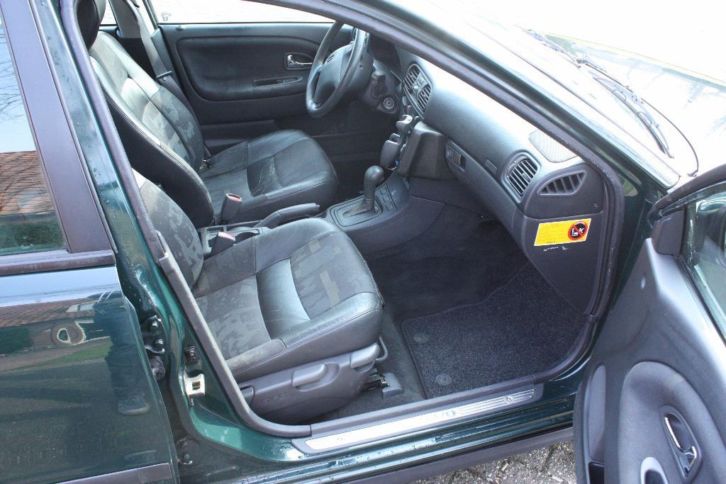 Volvo V40 2.0 I 16V AUT 2000 Groen