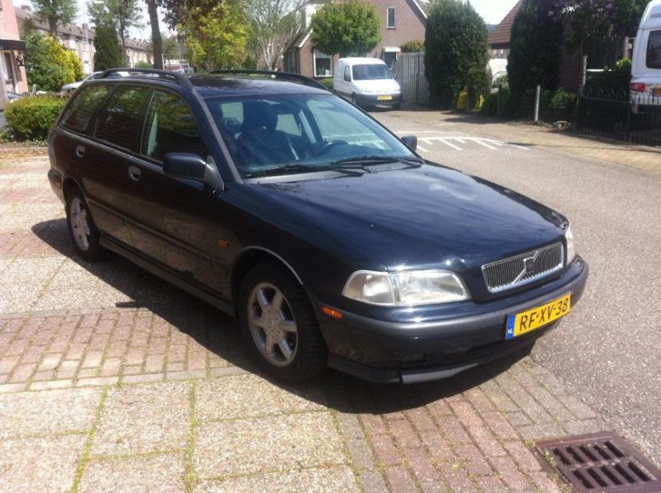 Volvo V40 2.0 I 16V Exclusive 1997 Zwart ltlt Nieuwe APKgtgt