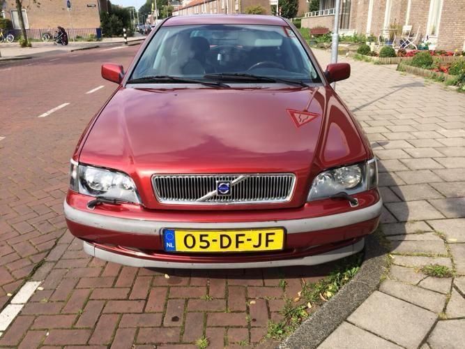 Volvo V40 2.0 T 1999 Rood