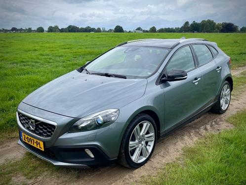 Volvo V40 Cross Country D3 5Cyl Momentum Xenon Pano Navi ECC