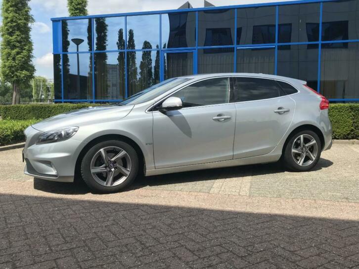 Volvo V40 D2 2014 R-Design Plus Line  Business Pack Connect